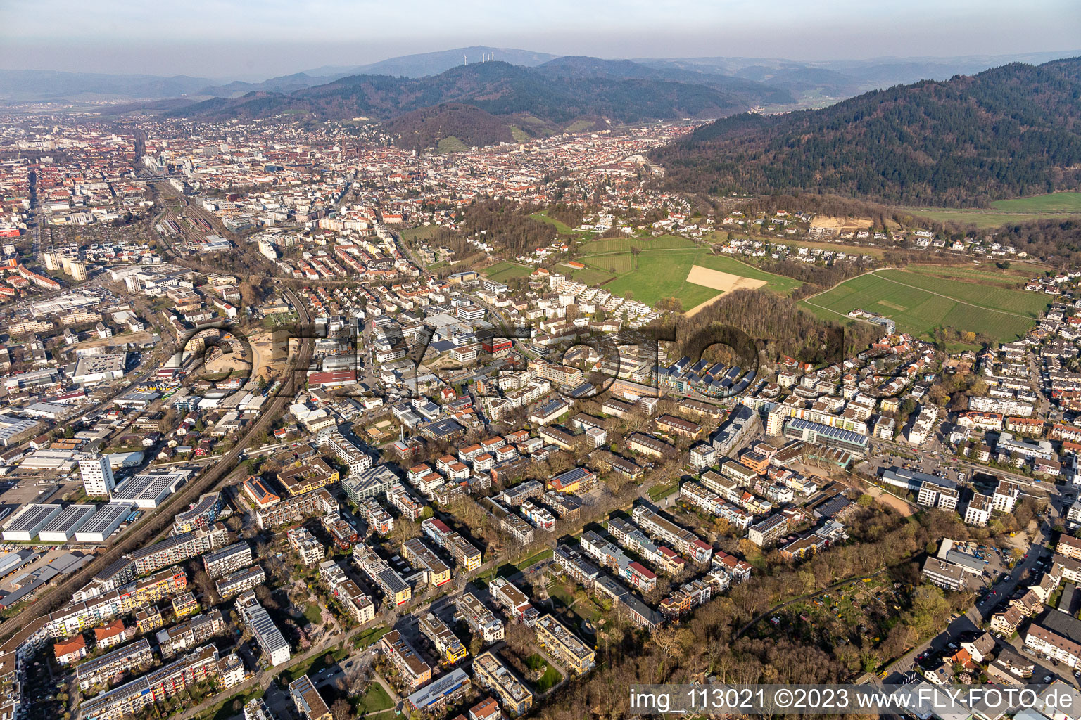 Innenstadtbereich im Stadtgebiet im Ortsteil Vauban in Freiburg im Breisgau im Bundesland Baden-Württemberg, Deutschland
