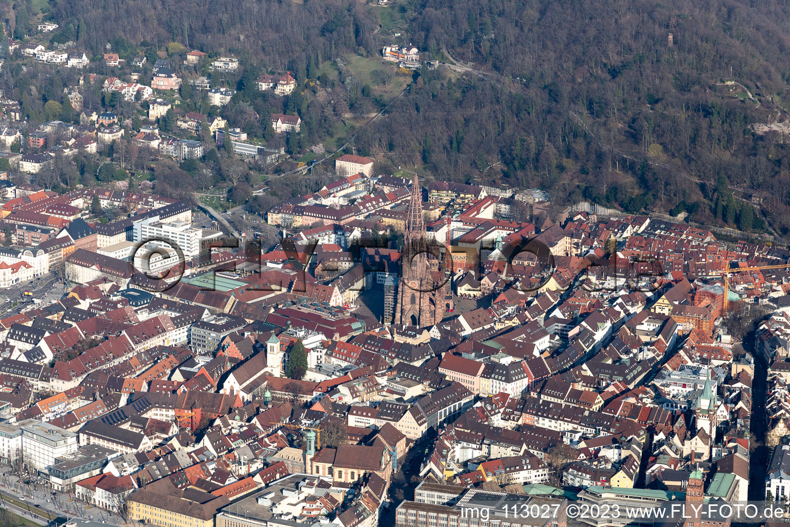Luftbild von Münster im Ortsteil Altstadt in Freiburg im Breisgau im Bundesland Baden-Württemberg, Deutschland