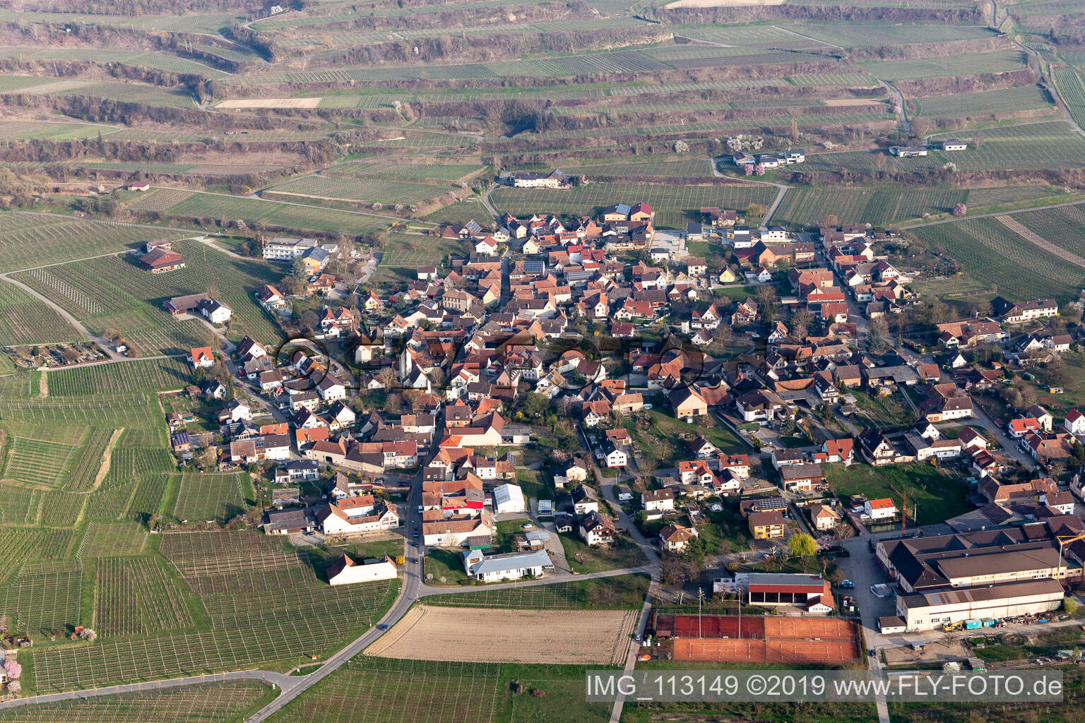Luftaufnahme von Vogtsburg im Kaiserstuhl im Bundesland Baden-Württemberg, Deutschland