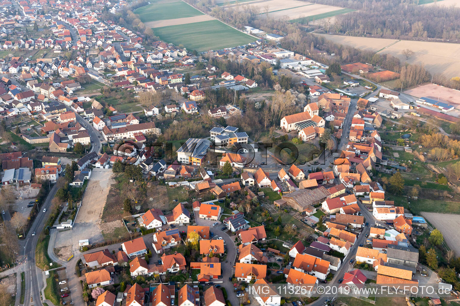 Hördt im Bundesland Rheinland-Pfalz, Deutschland von einer Drohne aus