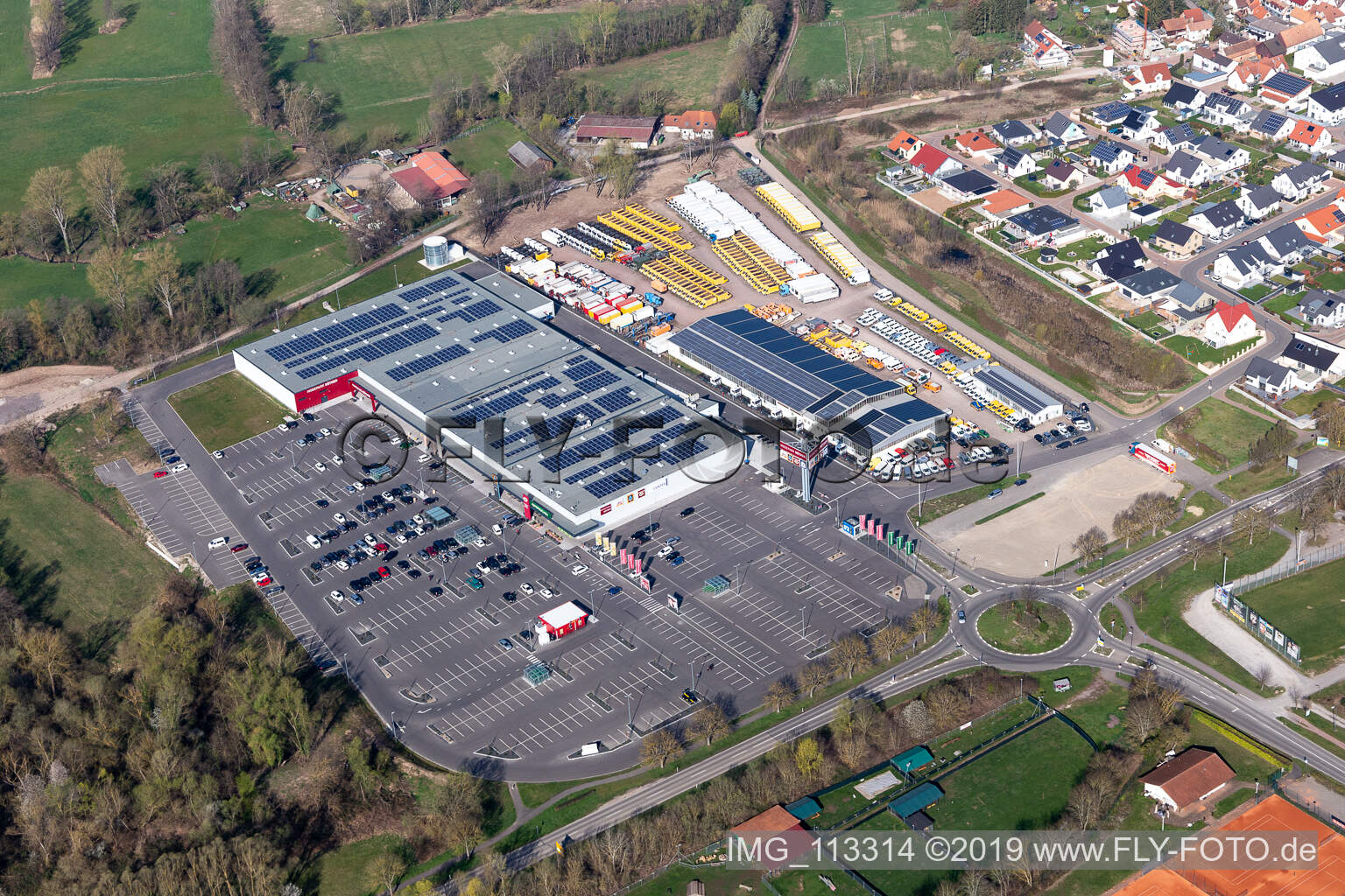 Luftbild von Modepark Röther in Rohrbach im Bundesland Rheinland-Pfalz, Deutschland