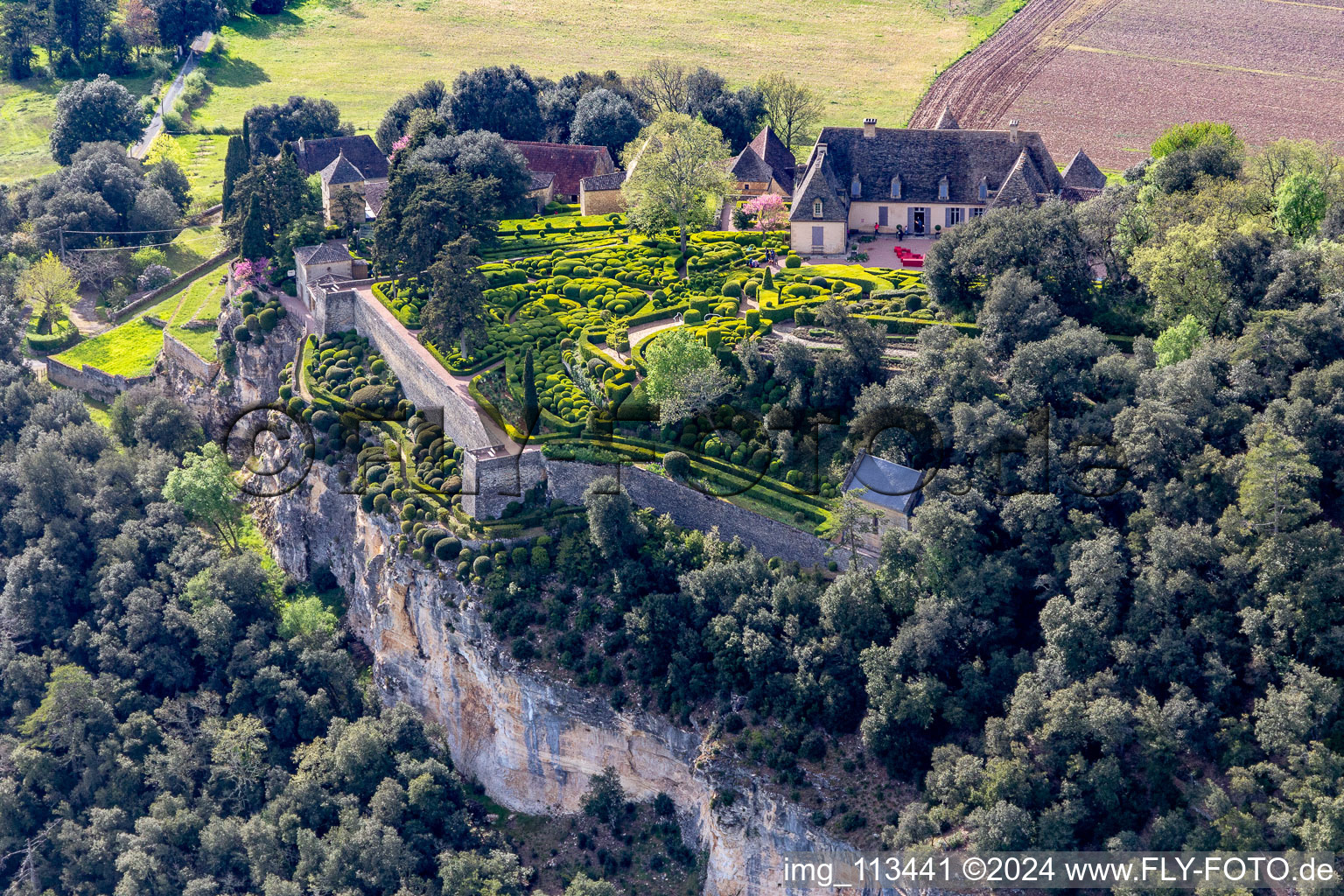 Schloßparkanlage von Schloß Marqueyssac über der Dordogne in Vezac in Nouvelle-Aquitaine in Vézac, Frankreich