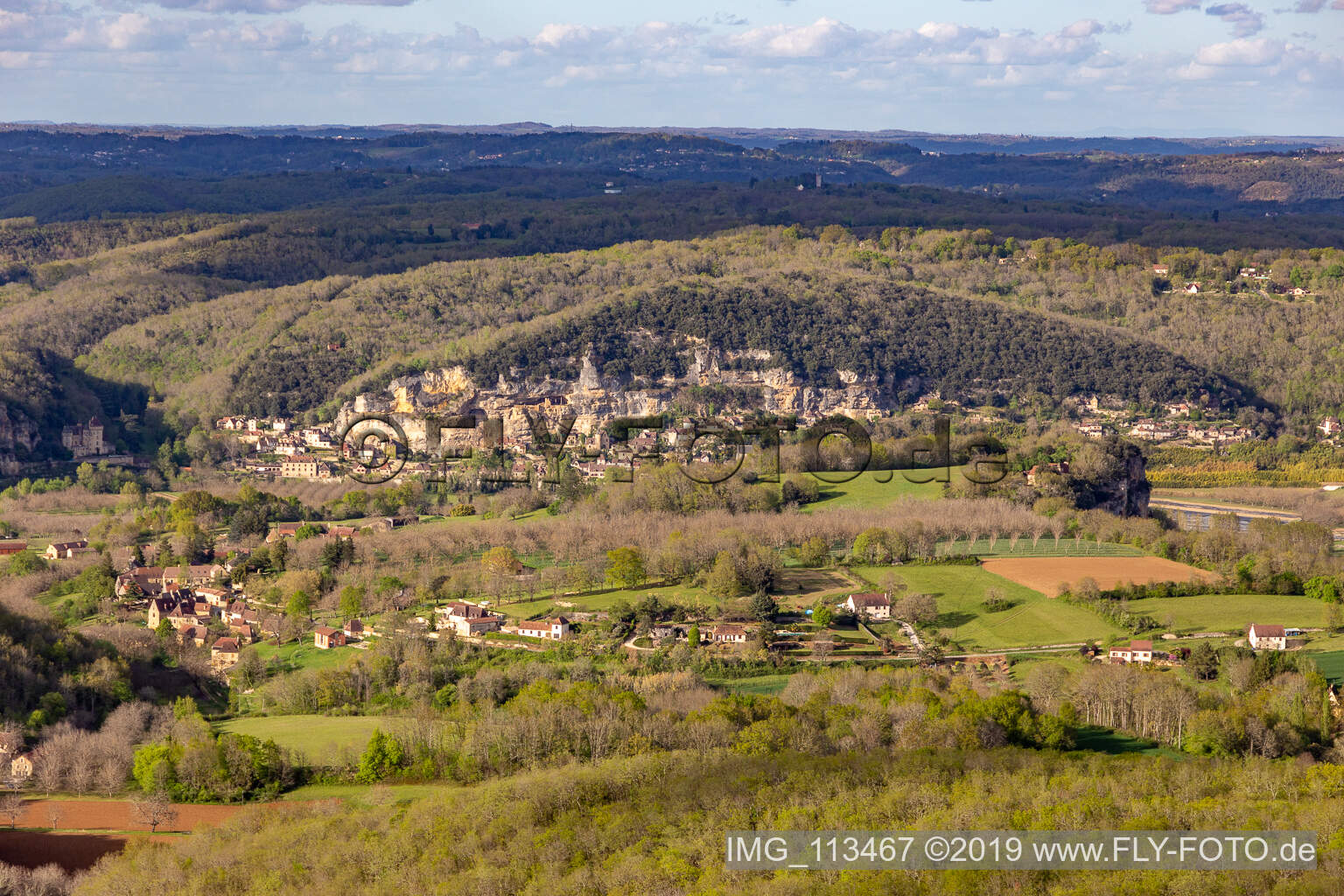 La Roque-Gageac im Bundesland Dordogne, Frankreich aus der Vogelperspektive