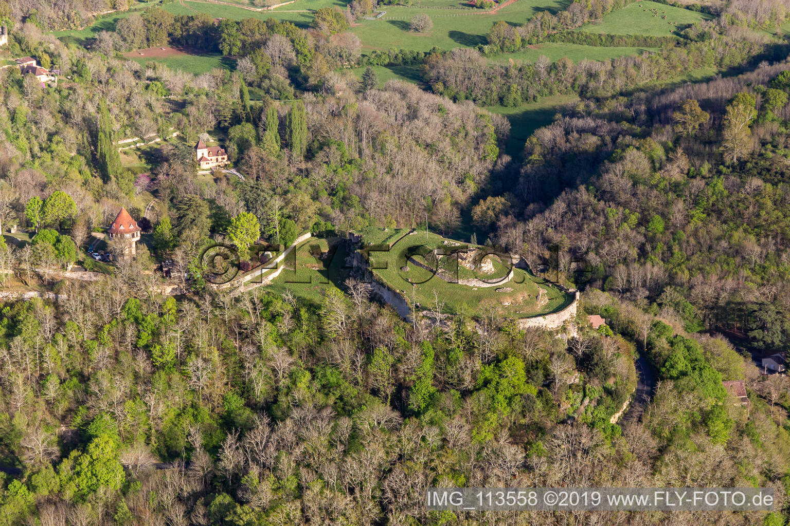 Schrägluftbild von Citadelle in Domme im Bundesland Dordogne, Frankreich