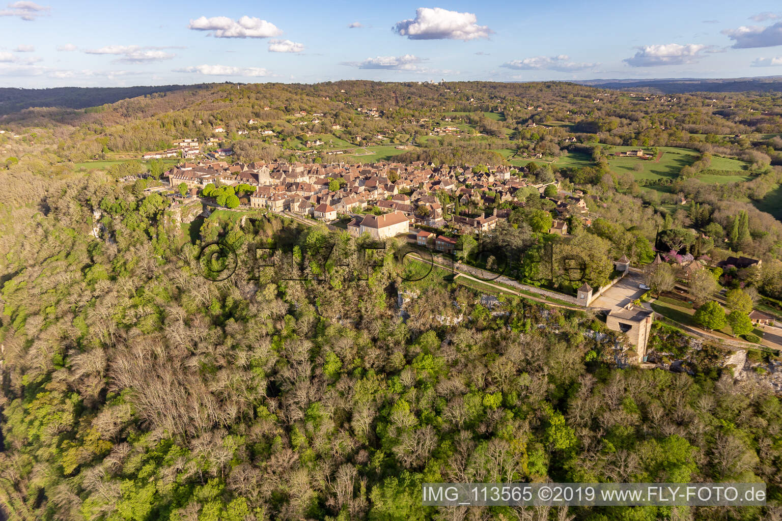 Citadelle in Domme im Bundesland Dordogne, Frankreich von oben gesehen