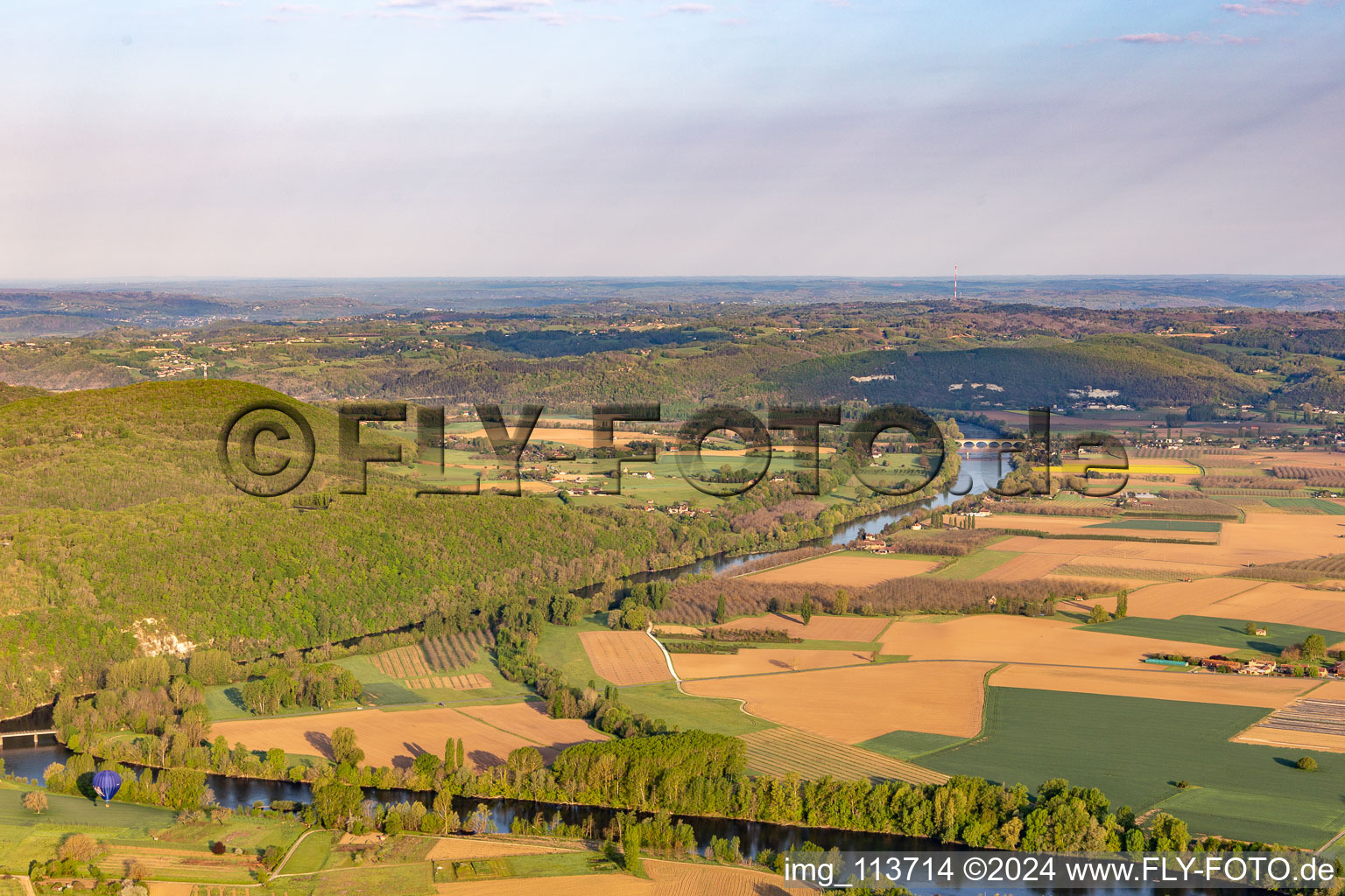 Saint-Vincent-de-Cosse im Bundesland Dordogne, Frankreich von oben