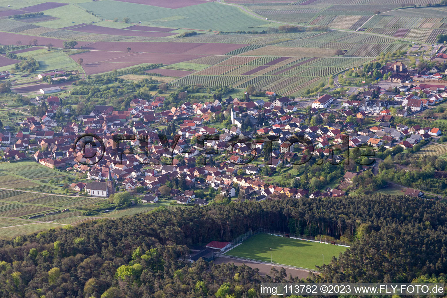 Ortsteil Rechtenbach in Schweigen-Rechtenbach im Bundesland Rheinland-Pfalz, Deutschland von oben