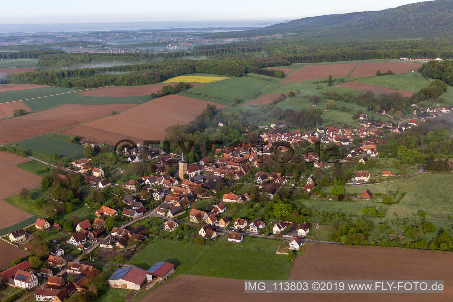 Schrägluftbild von Drachenbronn-Birlenbach im Bundesland Bas-Rhin, Frankreich