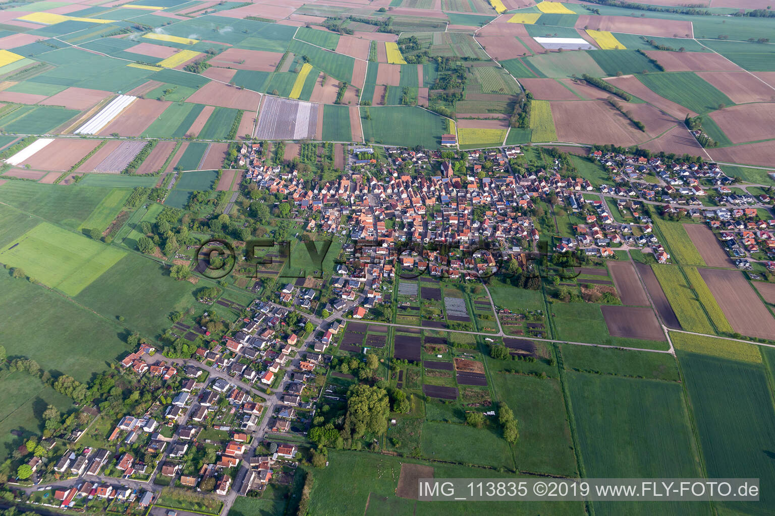 Kapsweyer im Bundesland Rheinland-Pfalz, Deutschland aus der Luft betrachtet