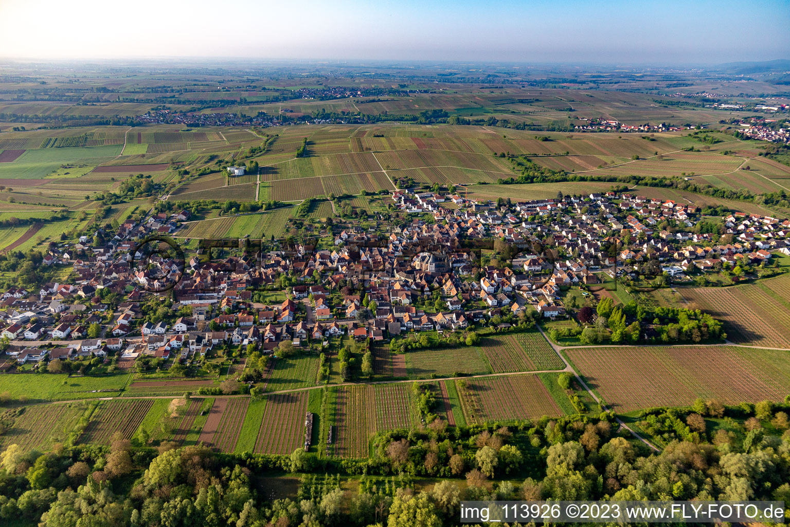 Schrägluftbild von Ortsteil Arzheim in Landau in der Pfalz im Bundesland Rheinland-Pfalz, Deutschland