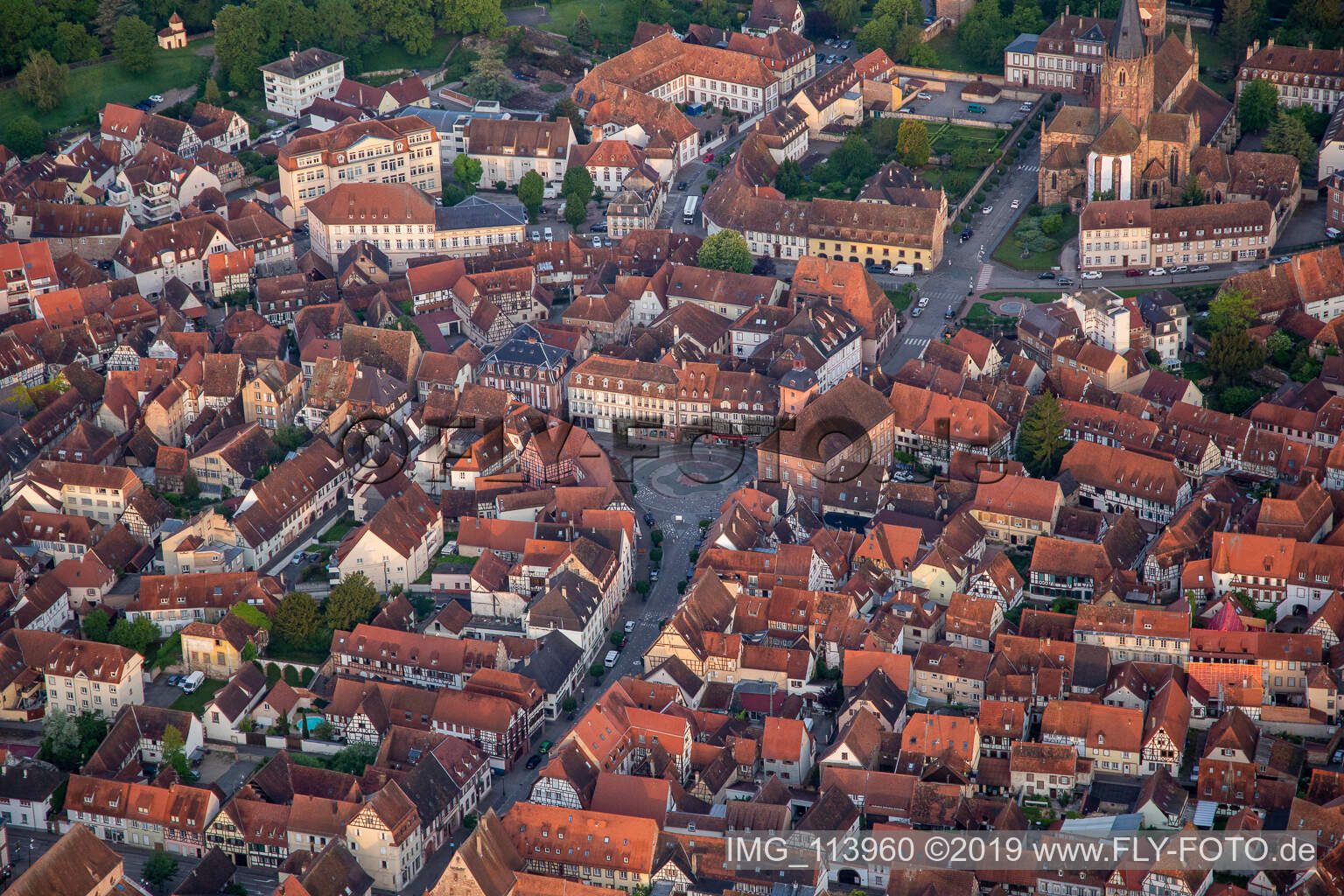Luftaufnahme von Wissembourg im Bundesland Bas-Rhin, Frankreich