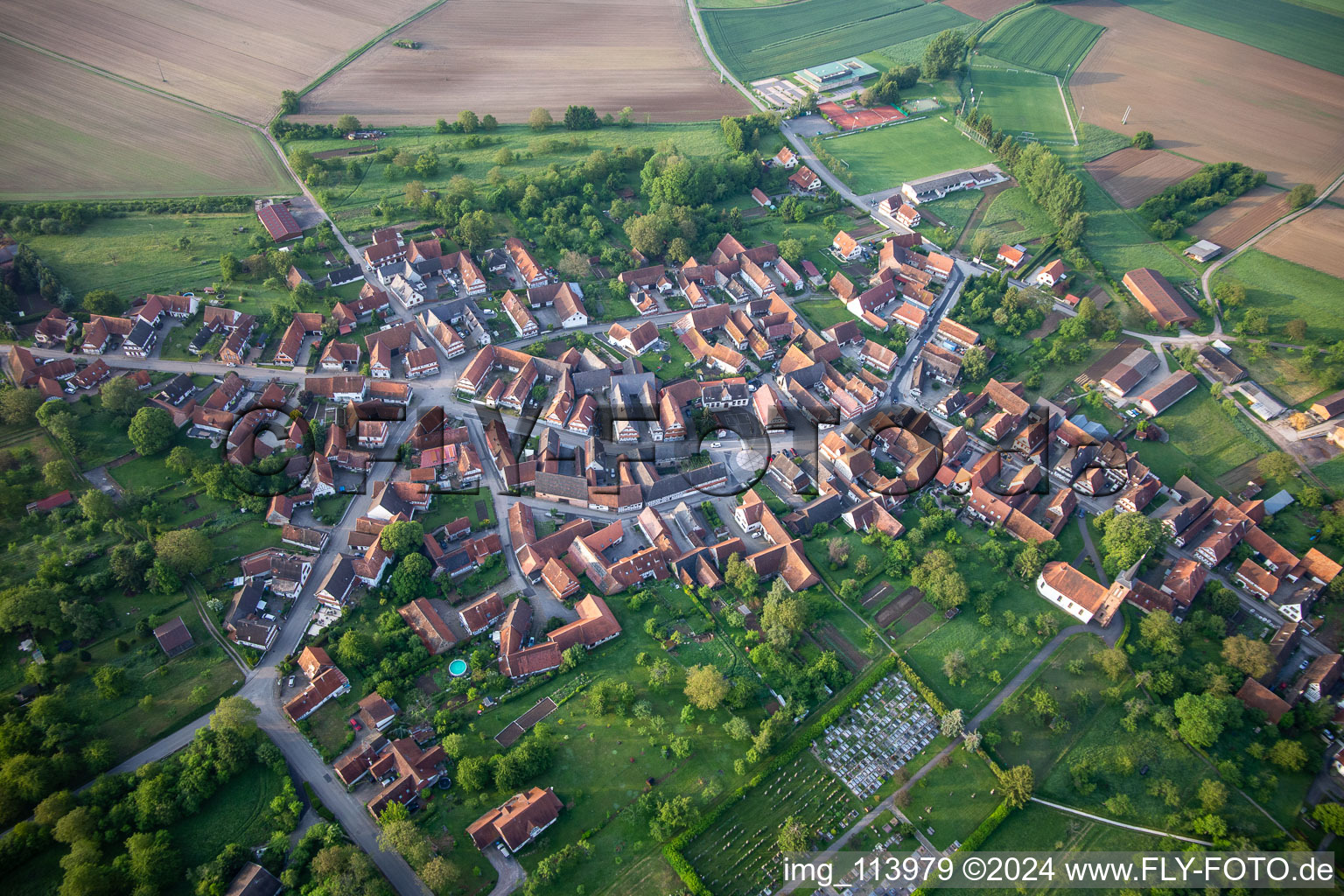 Dorf - Ansicht in Hunspach in Grand Est im Bundesland Bas-Rhin, Frankreich