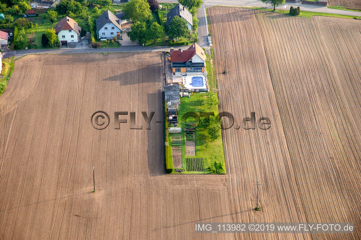 Salmbach im Bundesland Bas-Rhin, Frankreich von einer Drohne aus