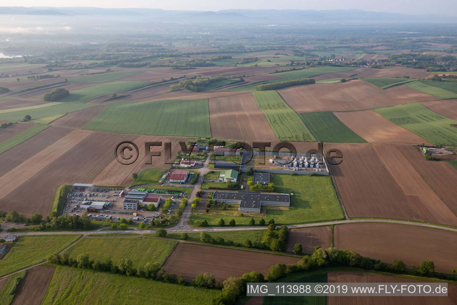 Luftaufnahme von Niederlauterbach im Bundesland Bas-Rhin, Frankreich