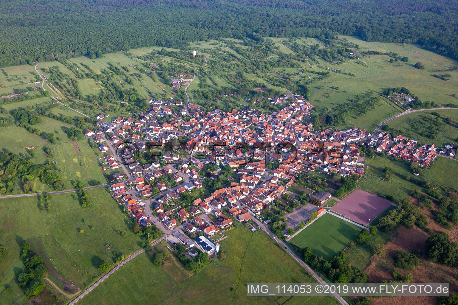 Luftaufnahme von Ortsteil Büchelberg in Wörth am Rhein im Bundesland Rheinland-Pfalz, Deutschland