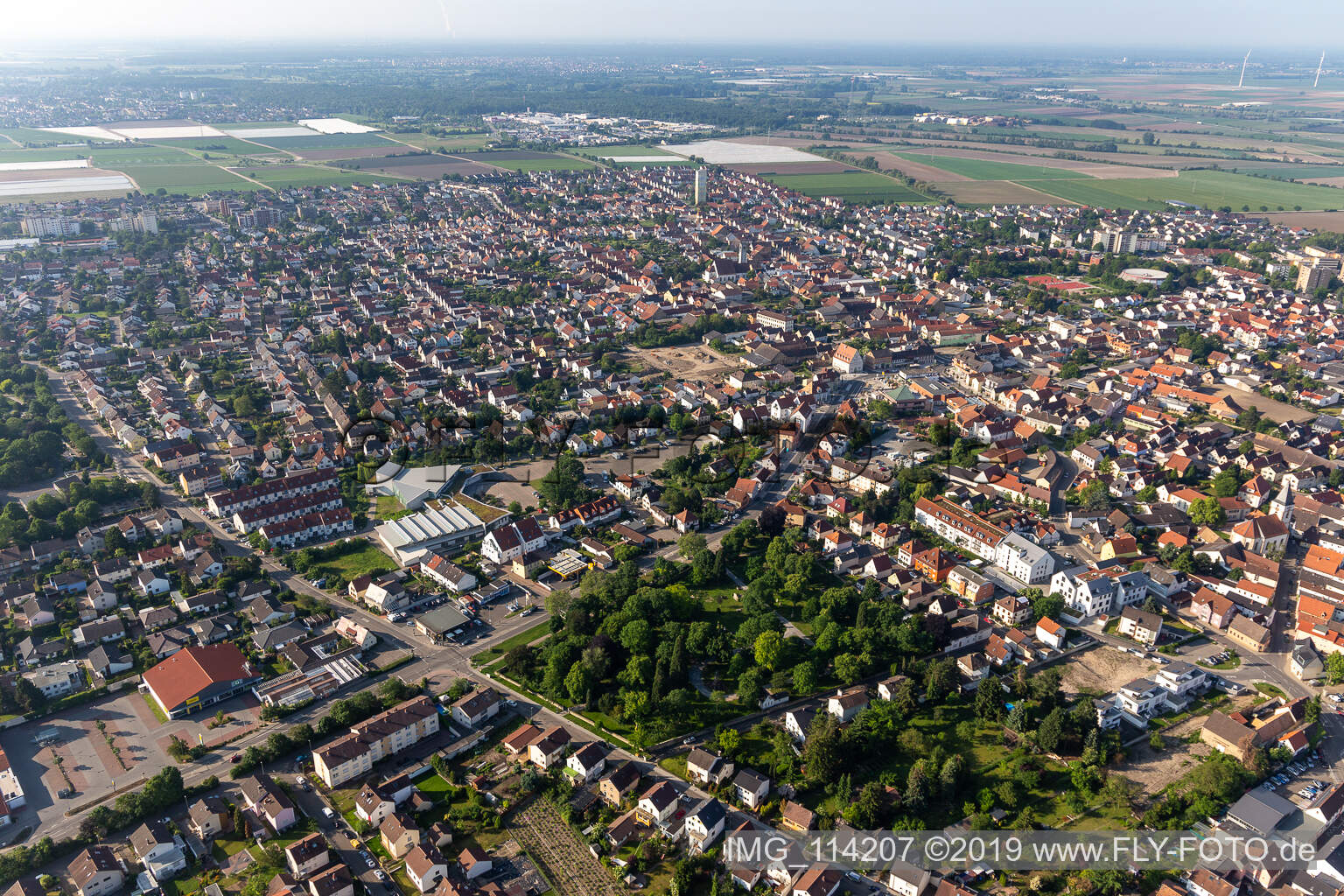 Luftaufnahme von Mutterstadt im Bundesland Rheinland-Pfalz, Deutschland
