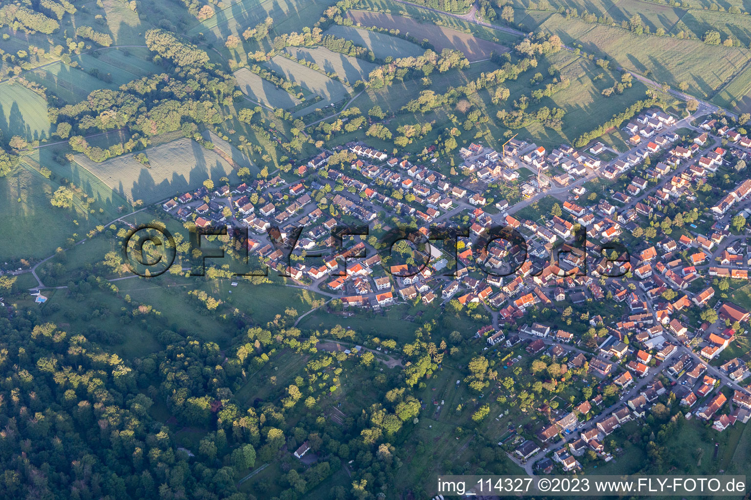 Luftaufnahme von Ortsteil Oberweier in Ettlingen im Bundesland Baden-Württemberg, Deutschland
