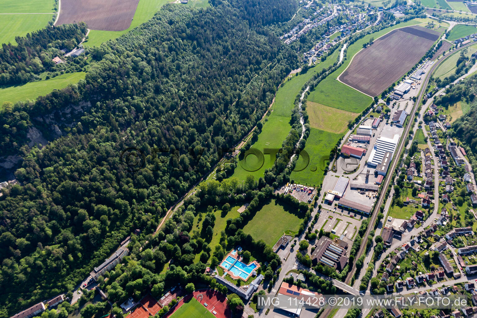 Luftaufnahme von Oberndorf am Neckar im Bundesland Baden-Württemberg, Deutschland
