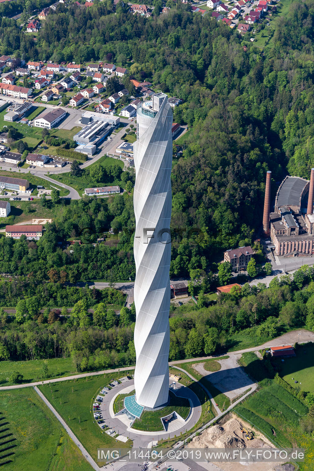 Luftbild von Thyssen-Krupp Testturm für Aufzüge in Rottweil im Bundesland Baden-Württemberg, Deutschland