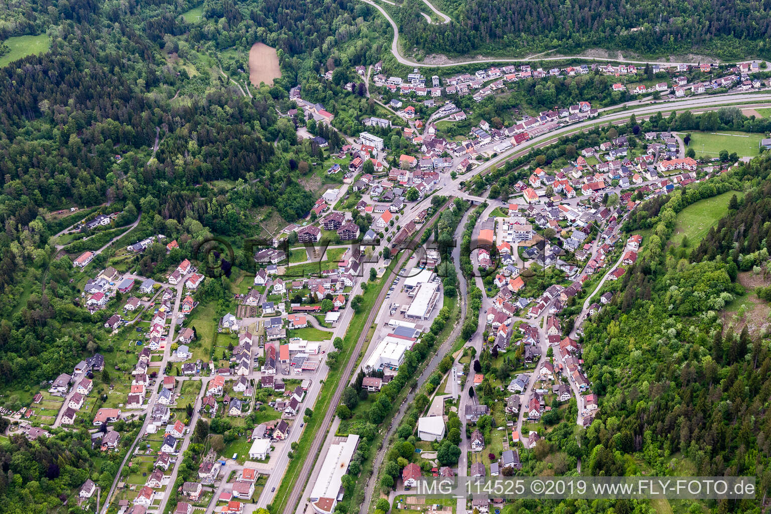 Oberndorf am Neckar im Bundesland Baden-Württemberg, Deutschland von oben gesehen