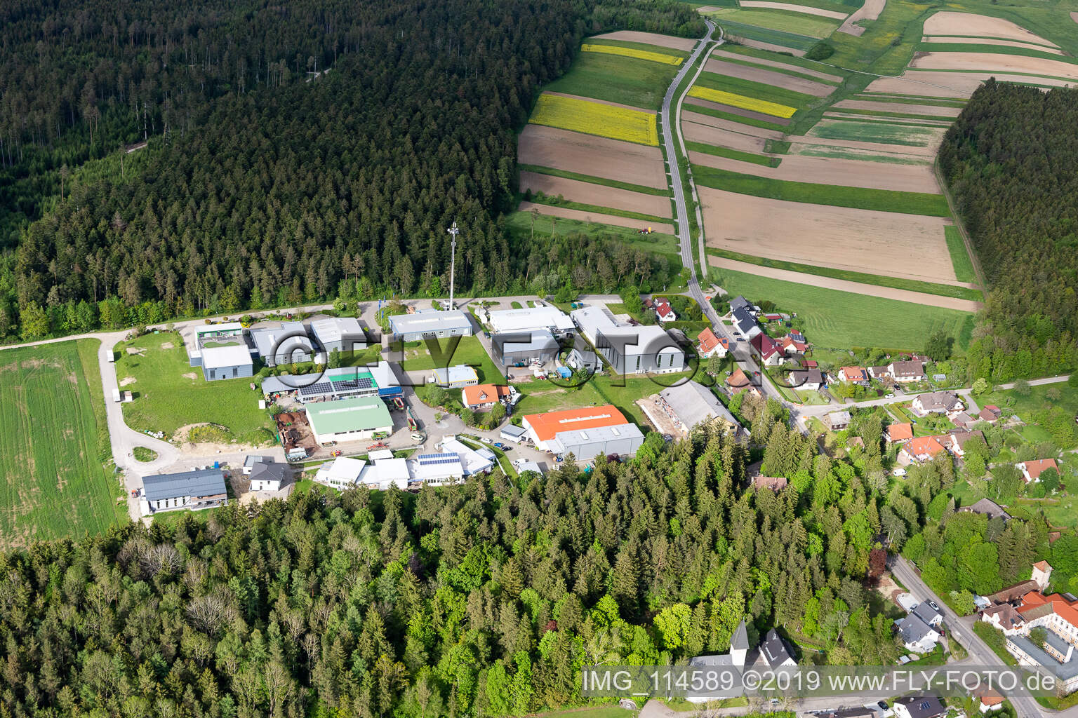 Industriegebiet Geigenrain in Eschbronn im Bundesland Baden-Württemberg, Deutschland
