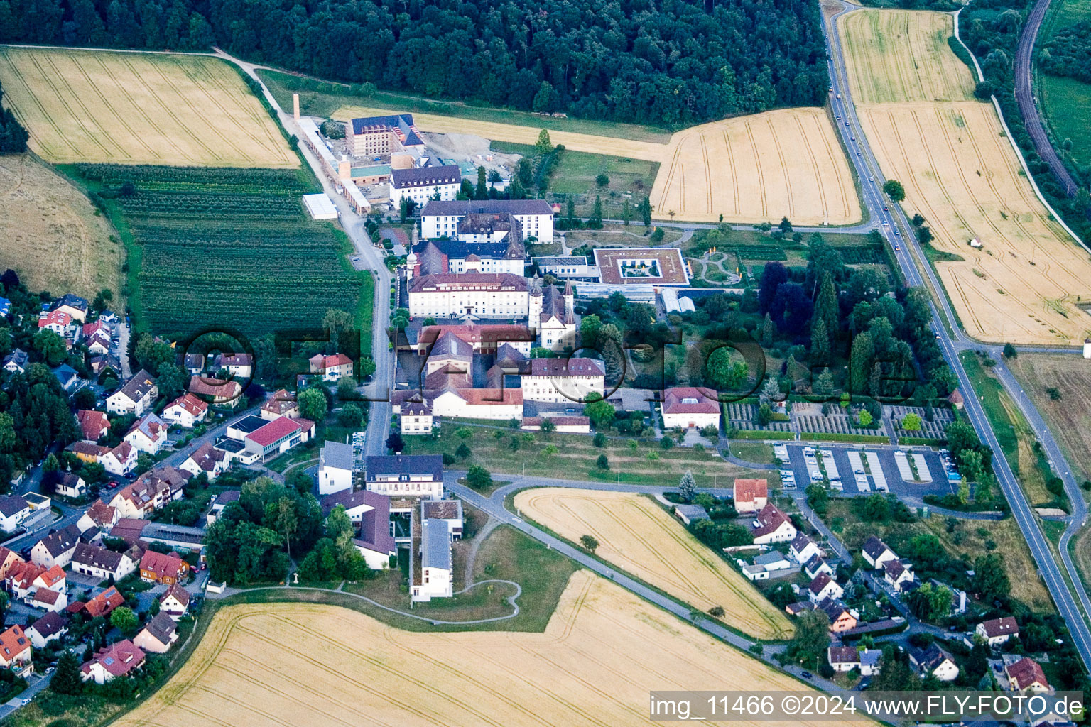 Gebäudekomplex des ehemaligen Klosters Hegne und heutigen Marianum - Zentrum für Bildung und Erziehung im Ortsteil Hegne in Allensbach im Bundesland Baden-Württemberg, Deutschland