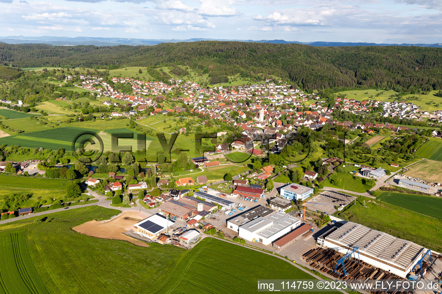 Luftaufnahme von Ortsteil Bergfelden in Sulz am Neckar im Bundesland Baden-Württemberg, Deutschland