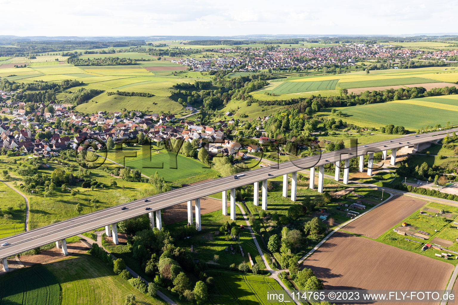 Luftbild von A81 Mühlbachtalbrücke im Ortsteil Renfrizhausen in Sulz am Neckar im Bundesland Baden-Württemberg, Deutschland