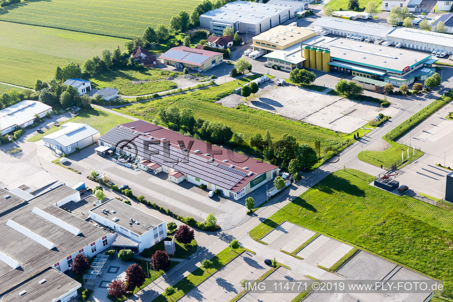 Luftbild von Industriegebiet Robert-Bosch-Straße in Empfingen im Bundesland Baden-Württemberg, Deutschland