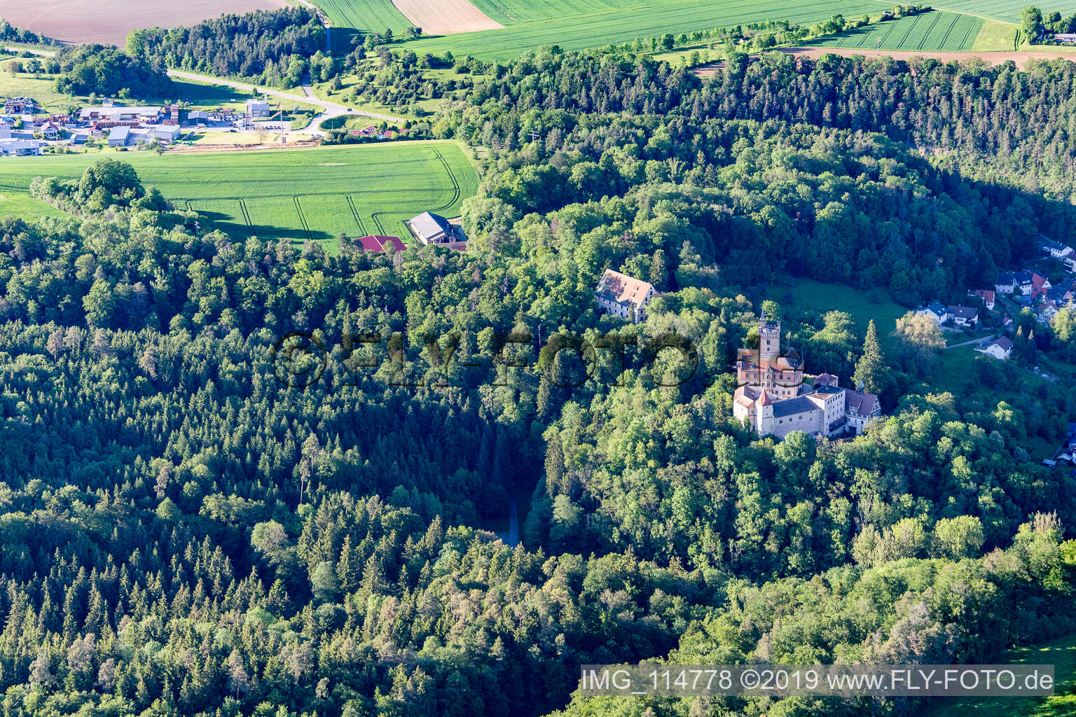Luftbild von Burganlage des Schloß Hohenmühringen in Horb am Neckar im Bundesland Baden-Württemberg, Deutschland