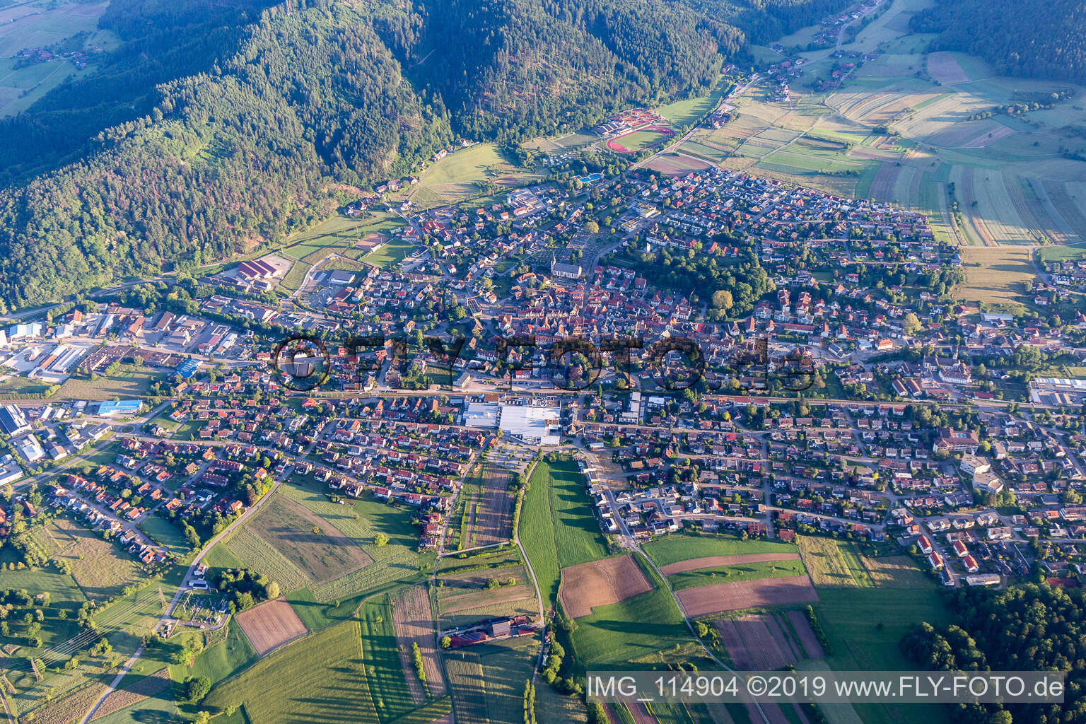 Luftbild von Zell am Harmersbach im Bundesland Baden-Württemberg, Deutschland
