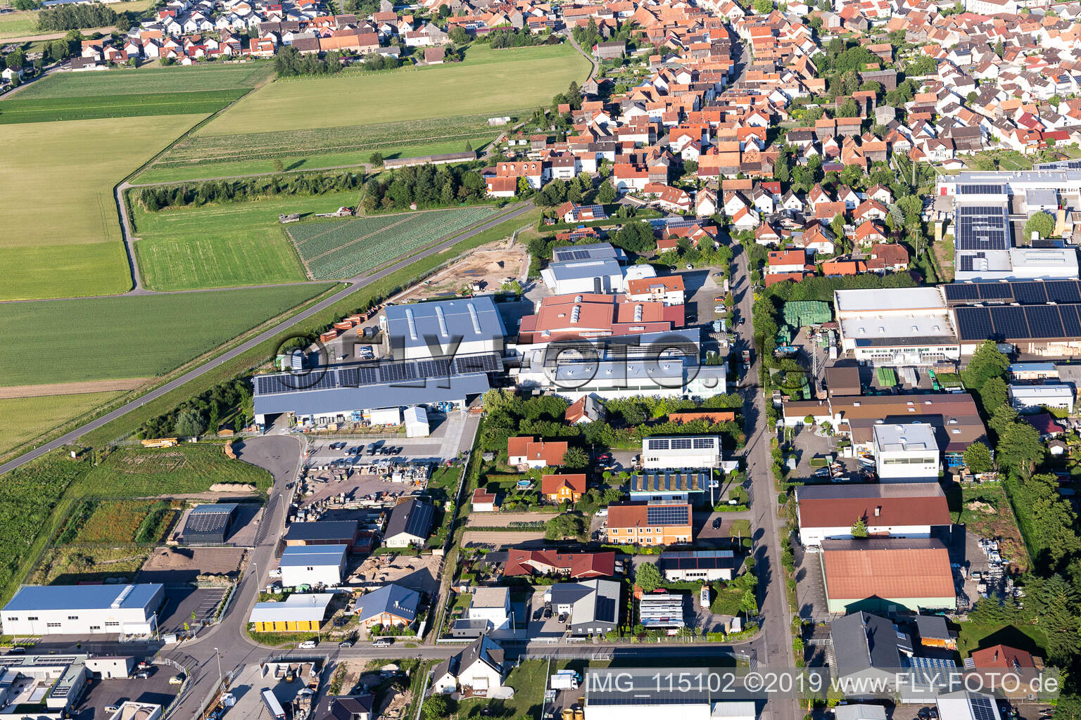 Gewerbergebiet Im Gereut, HGGS LaserCUT GmbH & Co. KG in Hatzenbühl im Bundesland Rheinland-Pfalz, Deutschland