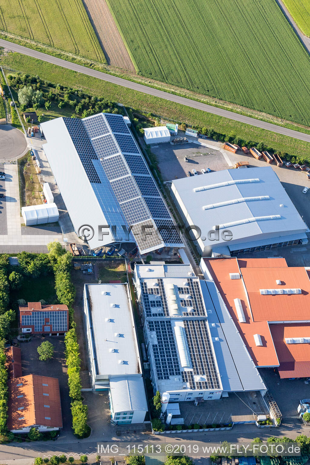 Gewerbergebiet Im Gereut, HGGS LaserCUT GmbH & Co. KG in Hatzenbühl im Bundesland Rheinland-Pfalz, Deutschland aus der Vogelperspektive
