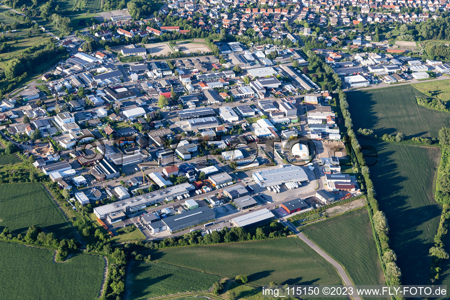 Ortsteil Eggenstein in Eggenstein-Leopoldshafen im Bundesland Baden-Württemberg, Deutschland von einer Drohne aus