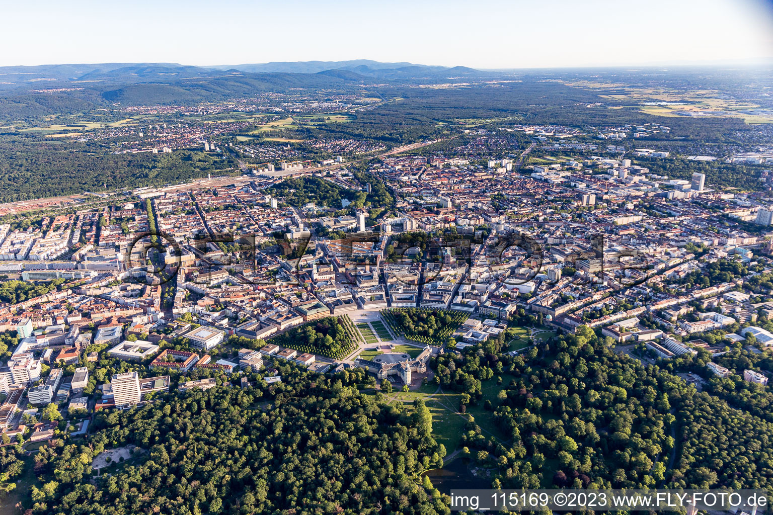 Ortsteil Innenstadt-West in Karlsruhe im Bundesland Baden-Württemberg, Deutschland von oben gesehen