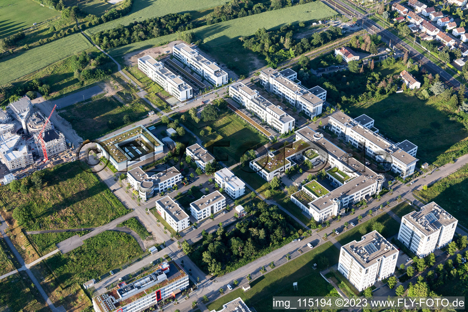 Technologiepark im Ortsteil Rintheim in Karlsruhe im Bundesland Baden-Württemberg, Deutschland vom Flugzeug aus