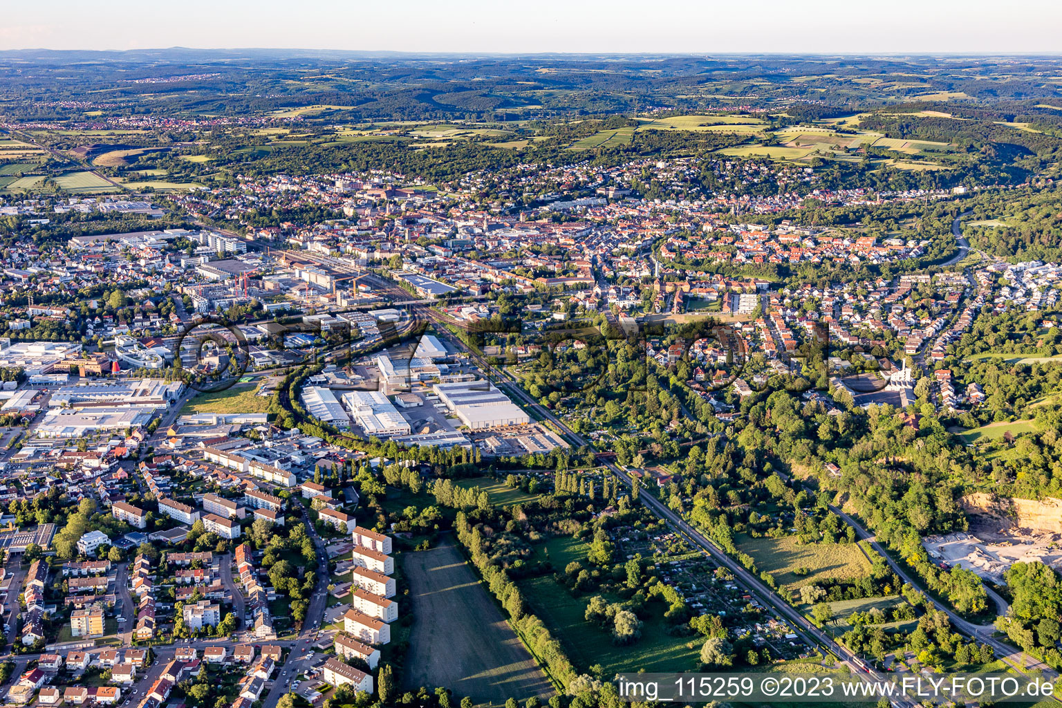 Stadtgebiet mit Außenbezirken und Innenstadtbereich in Bruchsal im Bundesland Baden-Württemberg, Deutschland