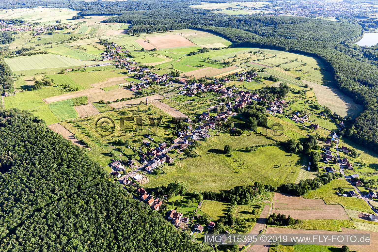 Nehwiller-près-Wœrth im Bundesland Bas-Rhin, Frankreich aus der Vogelperspektive