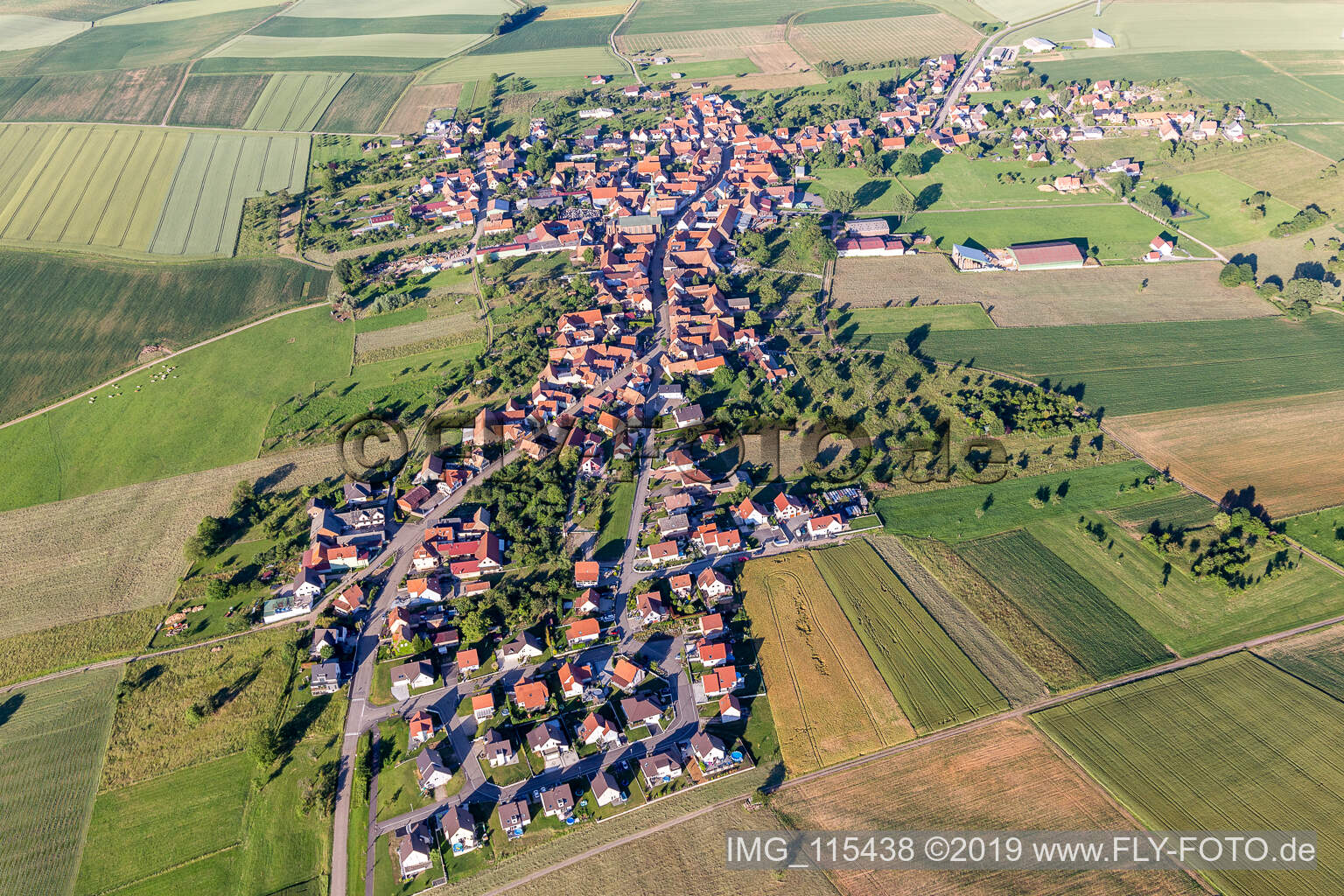 Luftaufnahme von Kindwiller im Bundesland Bas-Rhin, Frankreich