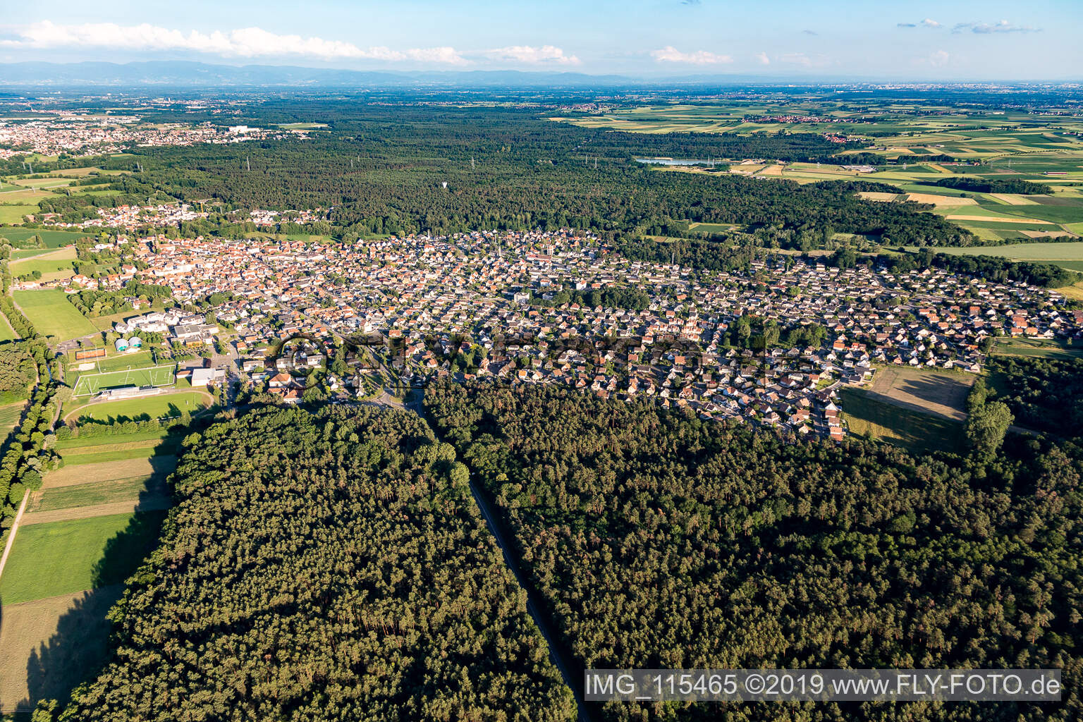 Luftbild von Schweighouse-sur-Moder im Bundesland Bas-Rhin, Frankreich
