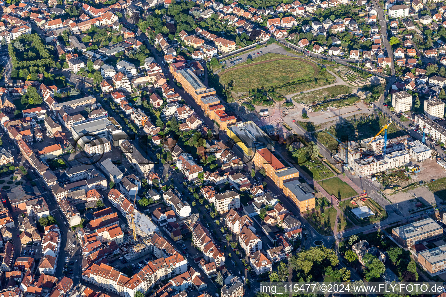 Haguenau im Bundesland Bas-Rhin, Frankreich von oben gesehen