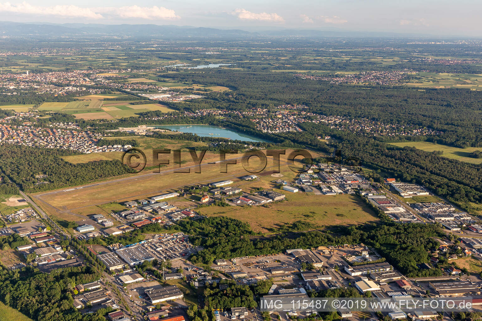 Luftbild von Aerodrome in Haguenau im Bundesland Bas-Rhin, Frankreich