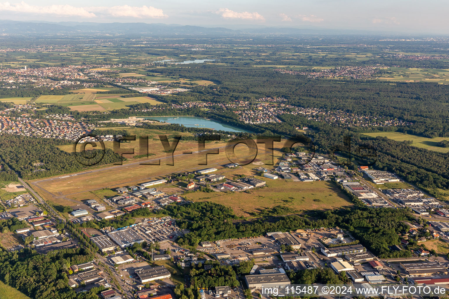 Luftbild von Aerodrome in Haguenau im Bundesland Bas-Rhin, Frankreich