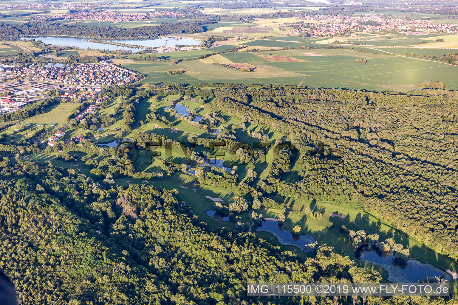 Luftbild von Golfclub Baden-Baden in Soufflenheim im Bundesland Bas-Rhin, Frankreich