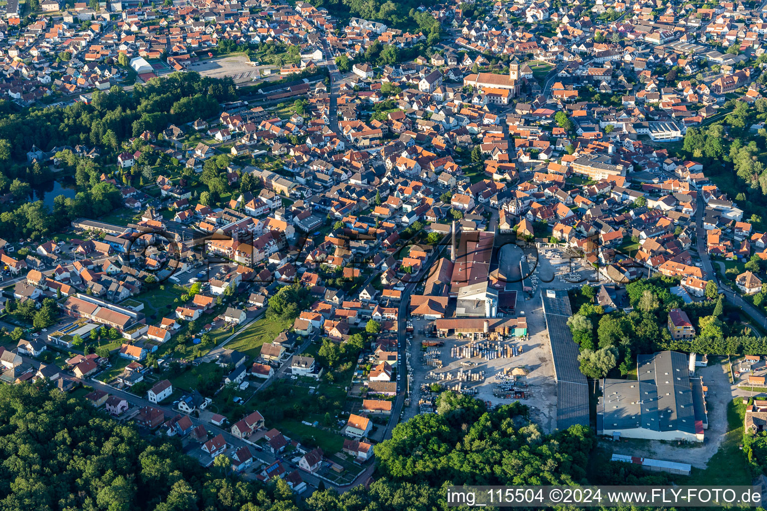 Drohnenbild von Haguenau im Bundesland Bas-Rhin, Frankreich