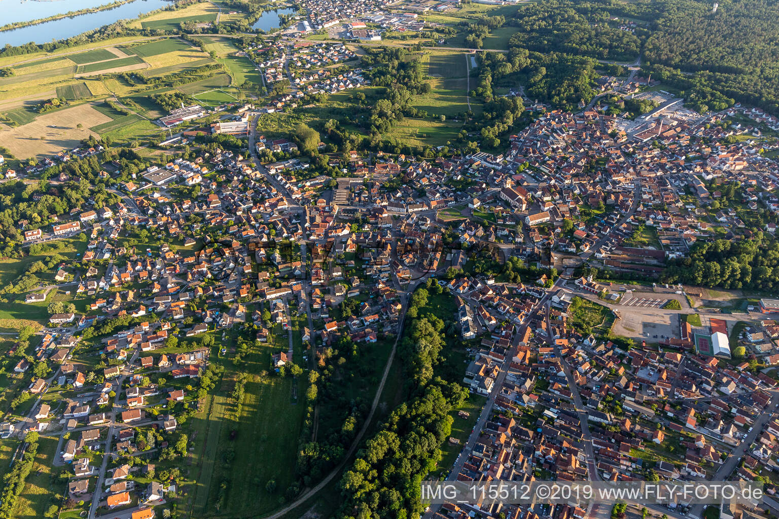 Luftbild von Soufflenheim im Bundesland Bas-Rhin, Frankreich