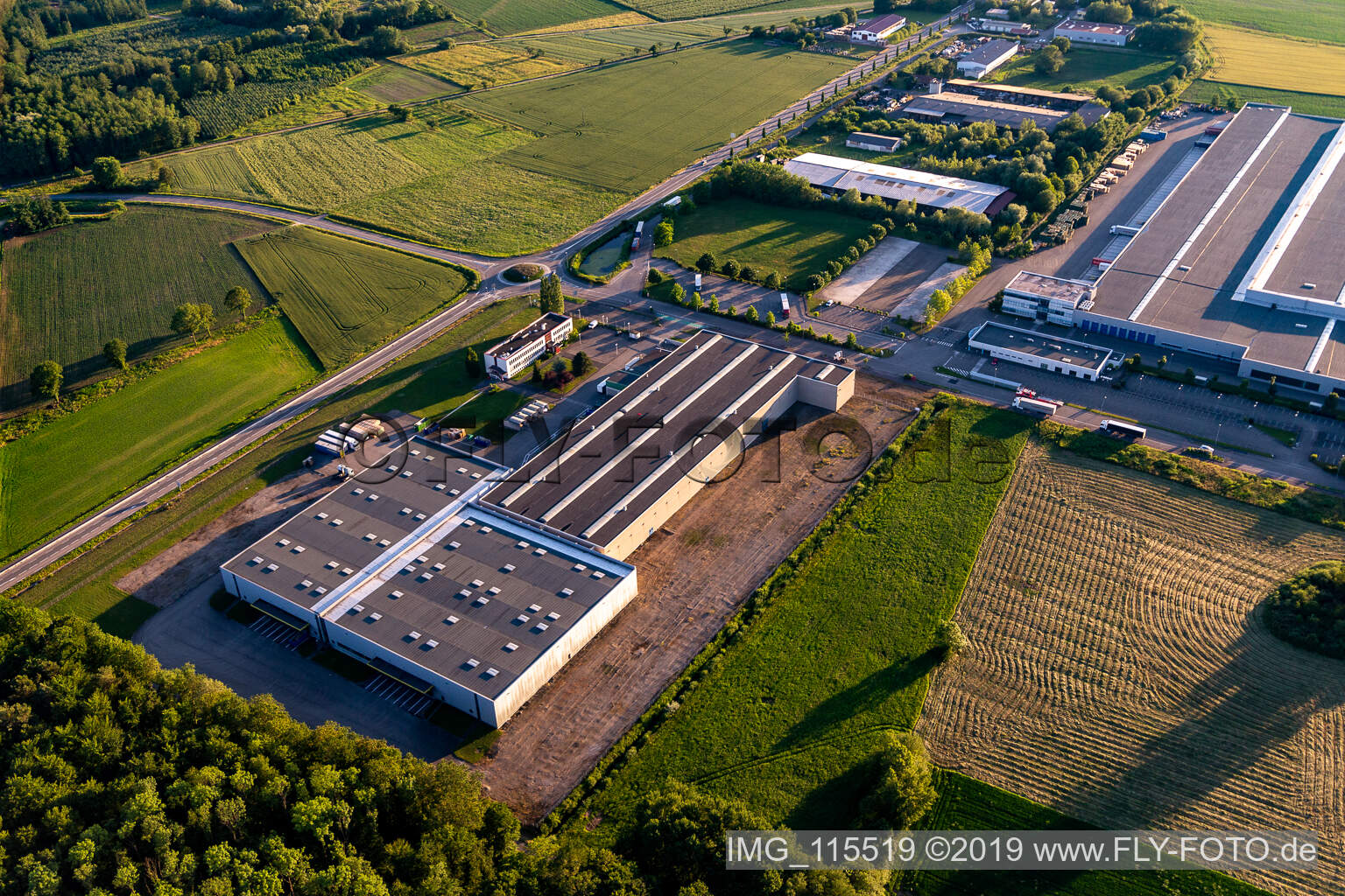 Luftbild von Daimler AG in Hatten im Bundesland Bas-Rhin, Frankreich