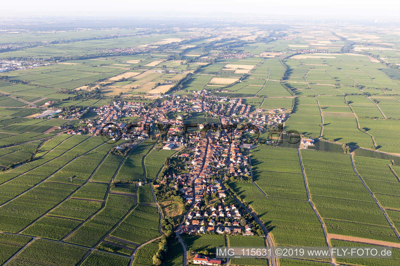 Hainfeld im Bundesland Rheinland-Pfalz, Deutschland aus der Vogelperspektive