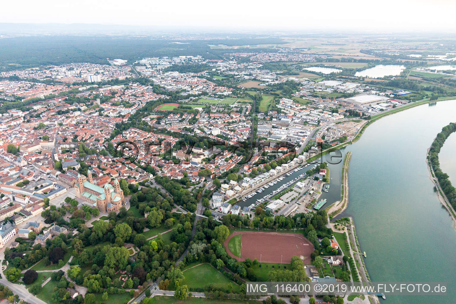 Yachthafen in Speyer im Bundesland Rheinland-Pfalz, Deutschland