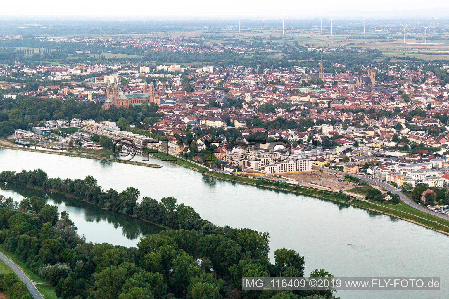 Luftbild von Yachthafen in Speyer im Bundesland Rheinland-Pfalz, Deutschland